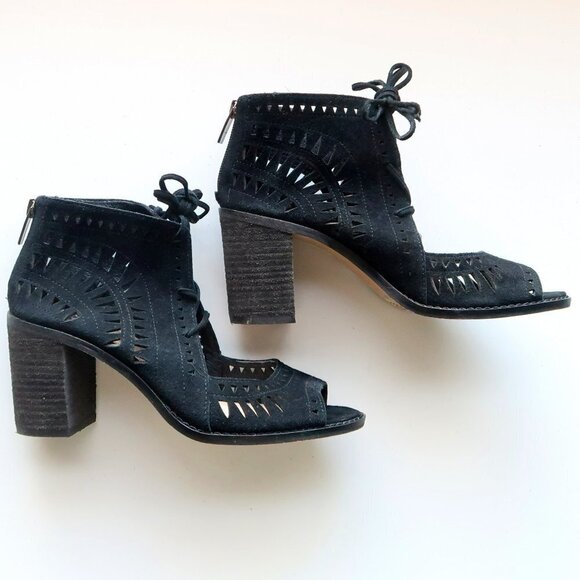 Vince Camuto Tarita Black Suede Laser Cut Lace Up Block Heel Bootie Shoes 6.5 - Picture 14 of 16